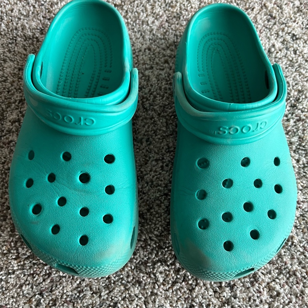 Teal Crocs. M4/W6